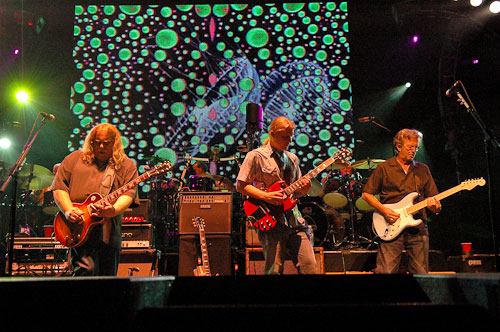 Derek-McCabe-Hittin-the-Note3